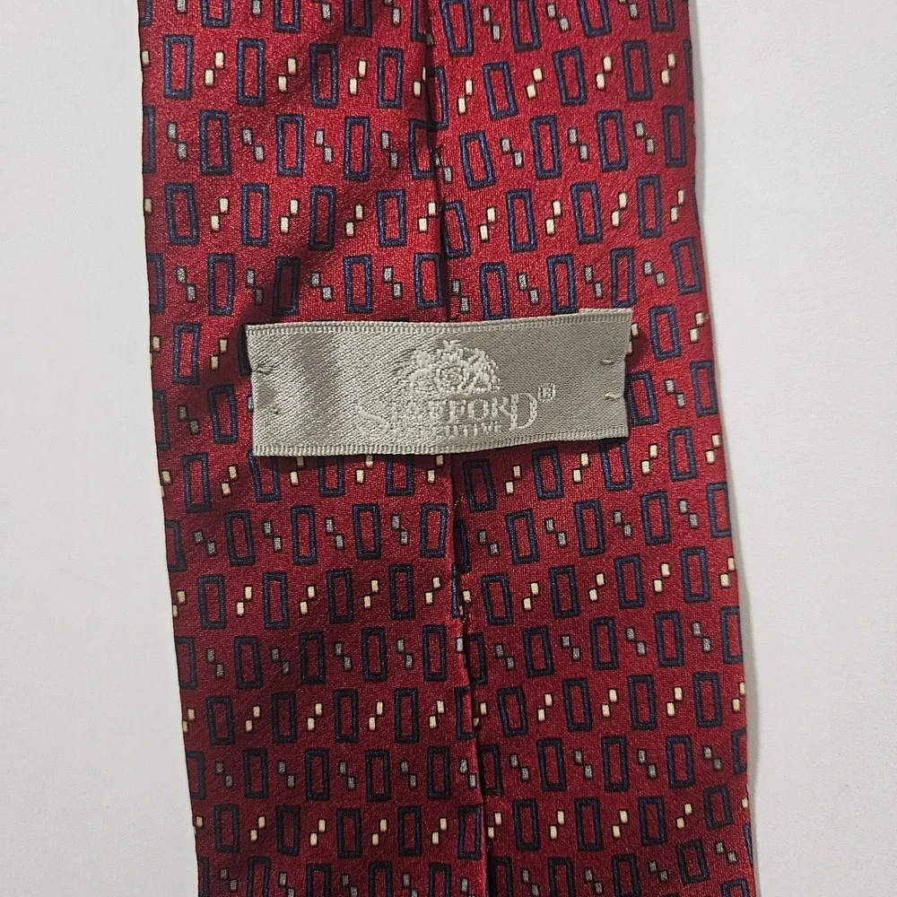 Stafford Executive Mens Chic Silk Tie Burgundy Red Navy Blue Geometric Pattern